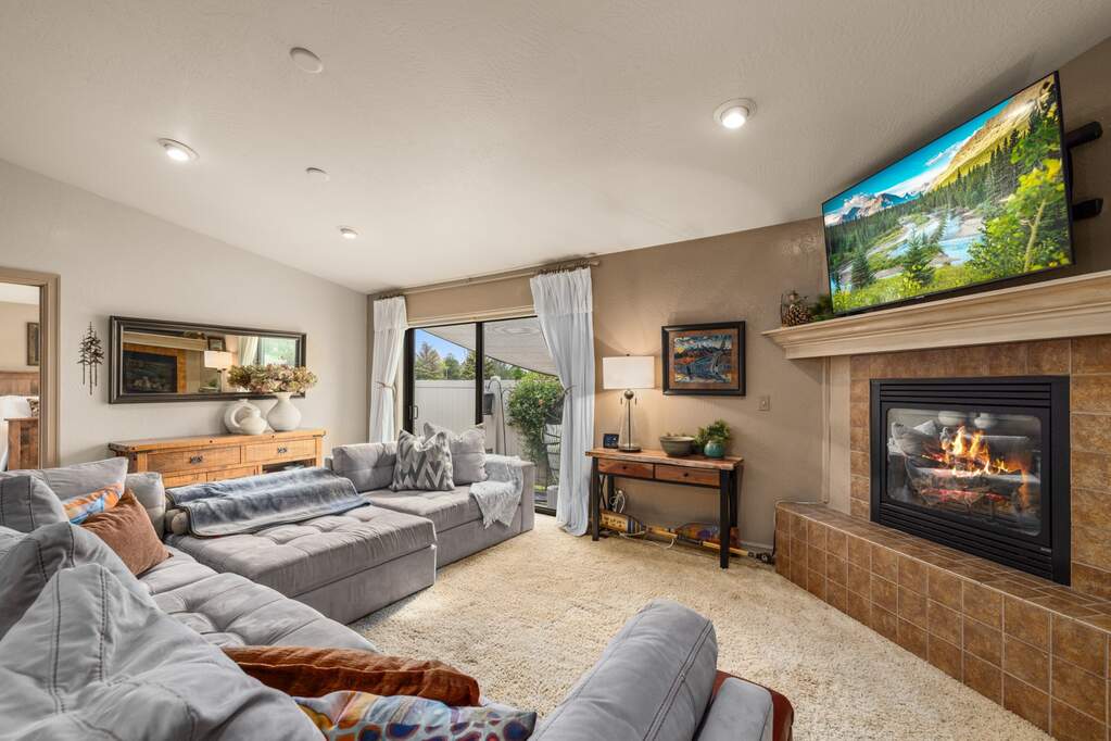 3 Bedroom Villa/Townhouse's Image 24