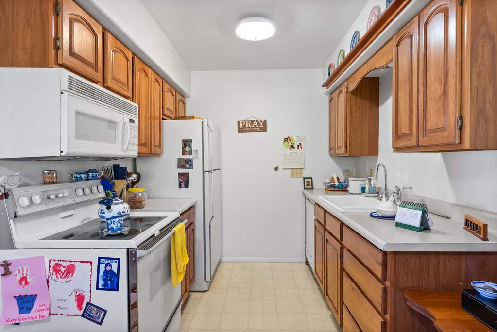 8 Bedroom Multi Unit's Image 9