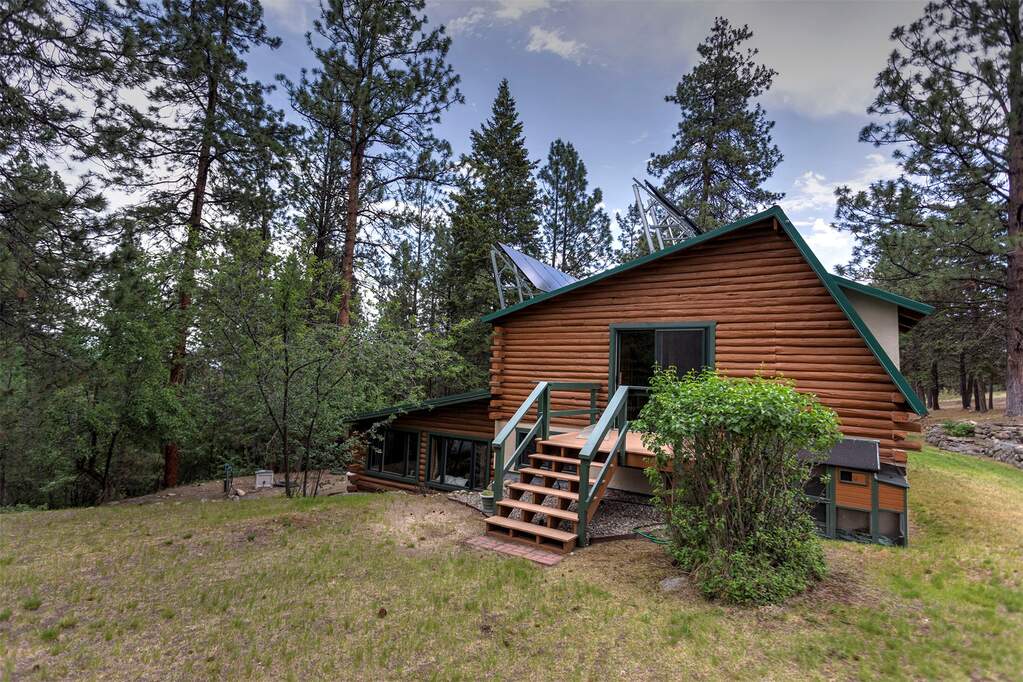 2 Bedroom Single Family Home/House's Image 3