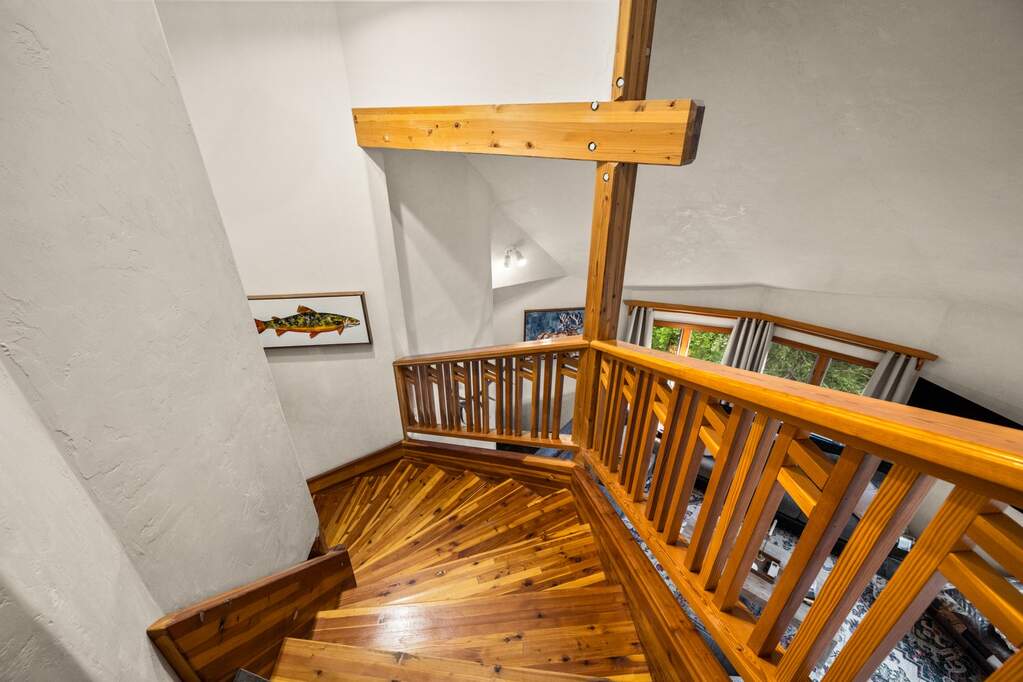 5 Bedroom Single Family Home/House's Image 27