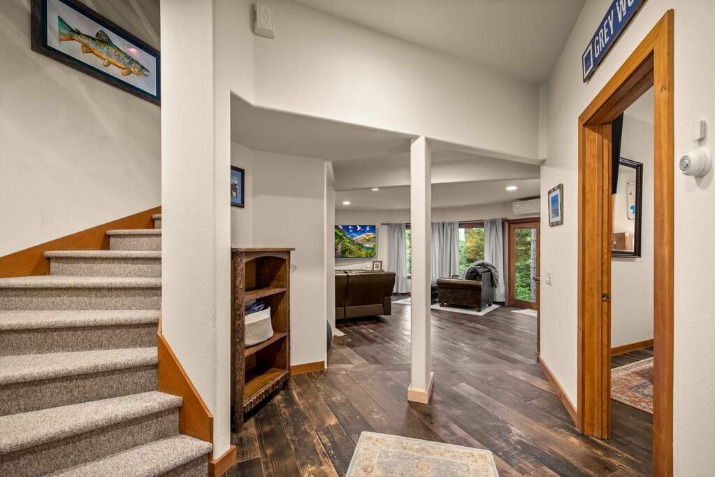 5 Bedroom Single Family Home/House's Image 37