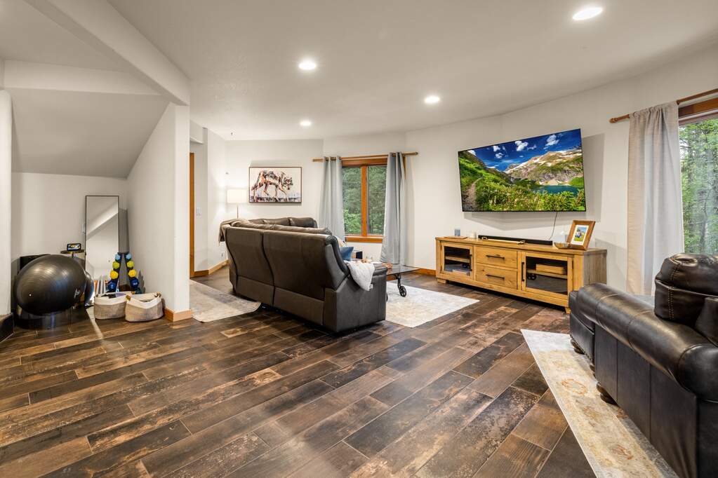 5 Bedroom Single Family Home/House's Image 38