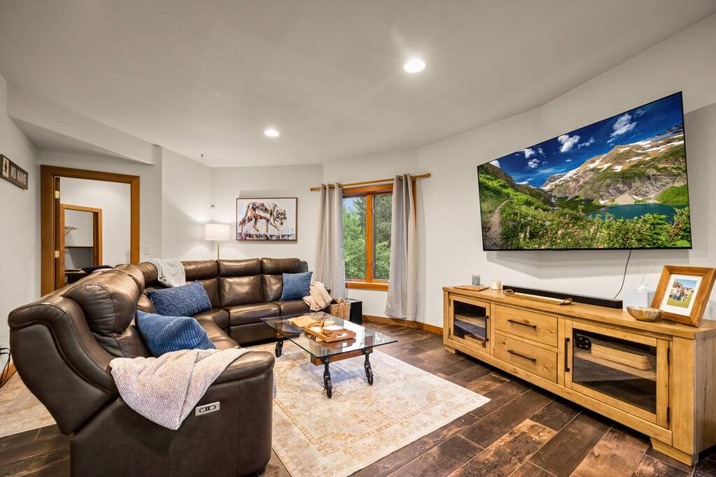 5 Bedroom Single Family Home/House's Image 40