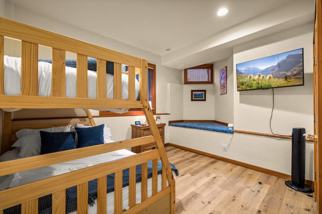 5 Bedroom Single Family Home/House's Image 42
