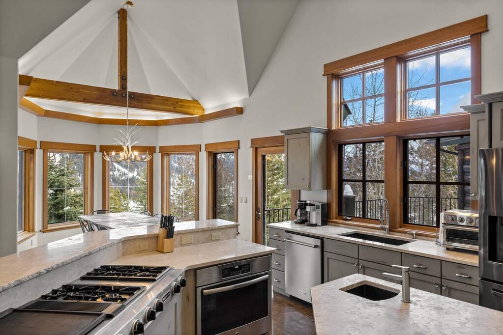 4 Bedroom Single Family Home/House's Image 11