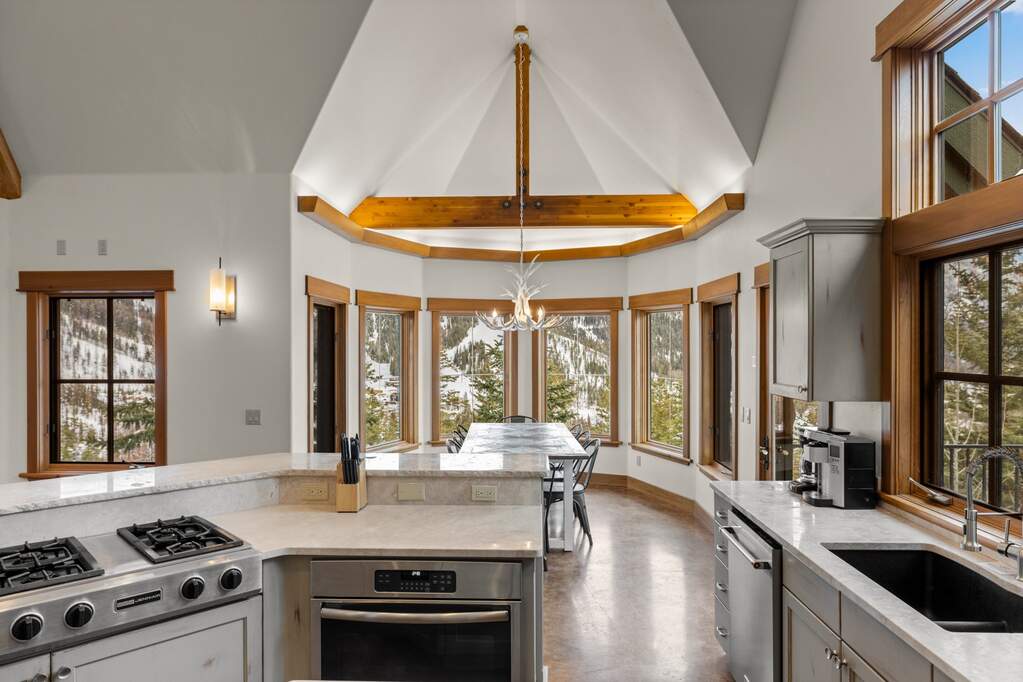 4 Bedroom Single Family Home/House's Image 12