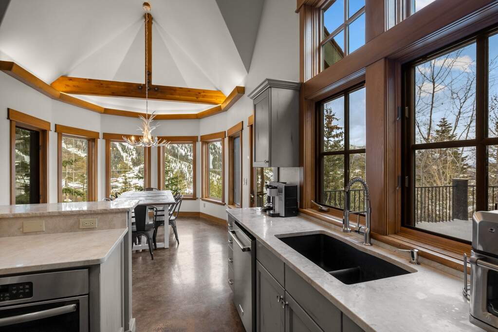4 Bedroom Single Family Home/House's Image 13