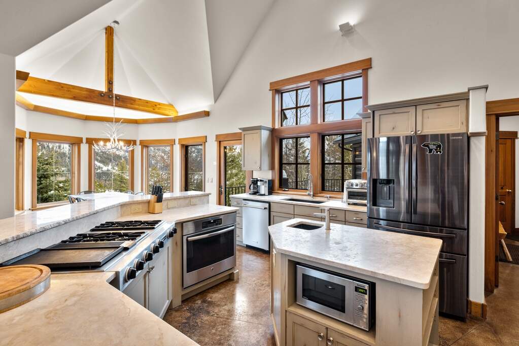 4 Bedroom Single Family Home/House's Image 15