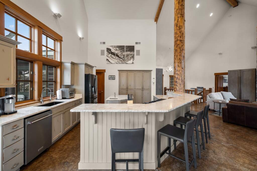 4 Bedroom Single Family Home/House's Image 16