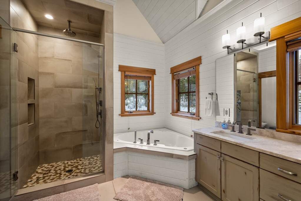 4 Bedroom Single Family Home/House's Image 27