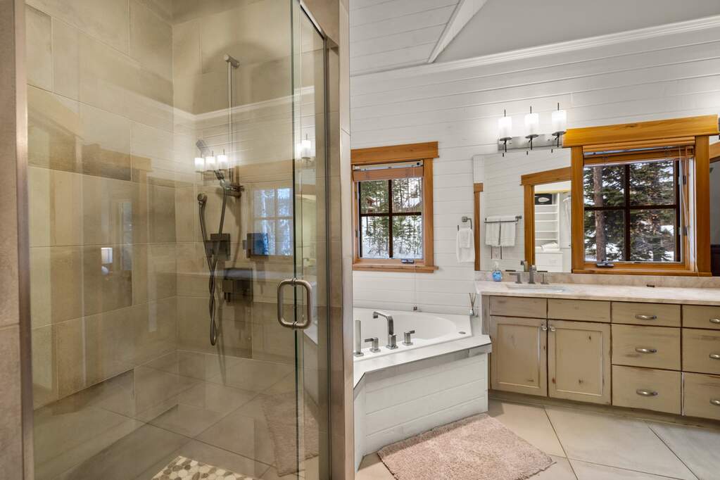 4 Bedroom Single Family Home/House's Image 28