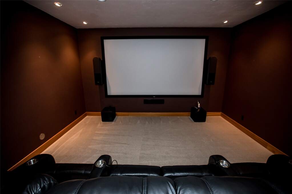 4 Bedroom Single Family Home/House's Image 32