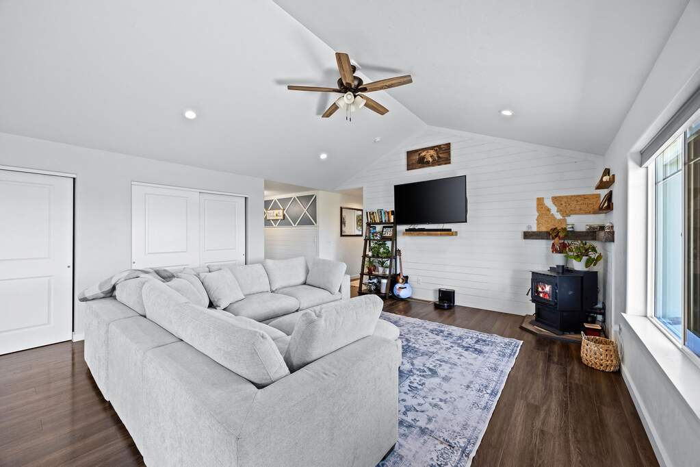 4 Bedroom Single Family Home/House's Image 7