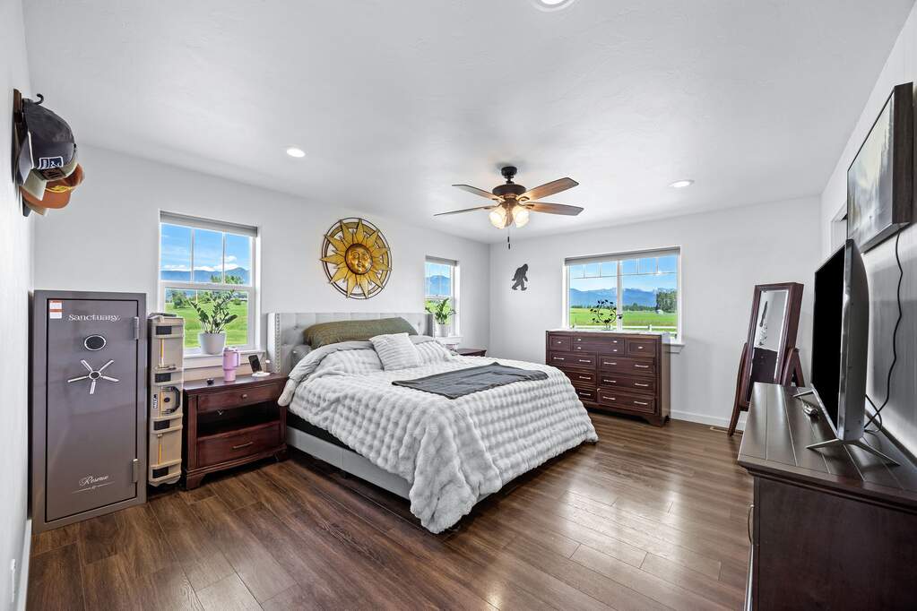 4 Bedroom Single Family Home/House's Image 18
