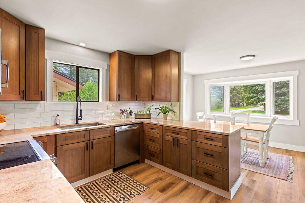 3 Bedroom Single Family Home/House's Image 9