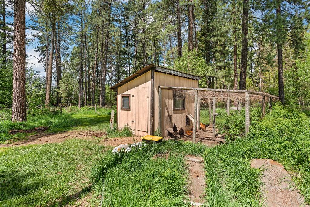 3 Bedroom Single Family Home/House's Image 32
