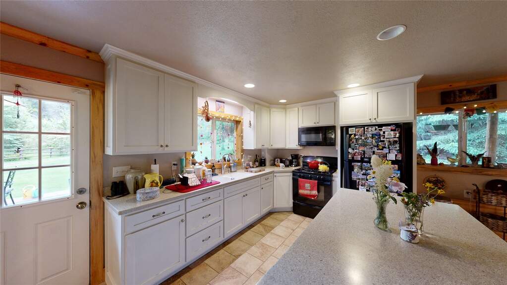 3 Bedroom Single Family Home/House's Image 29