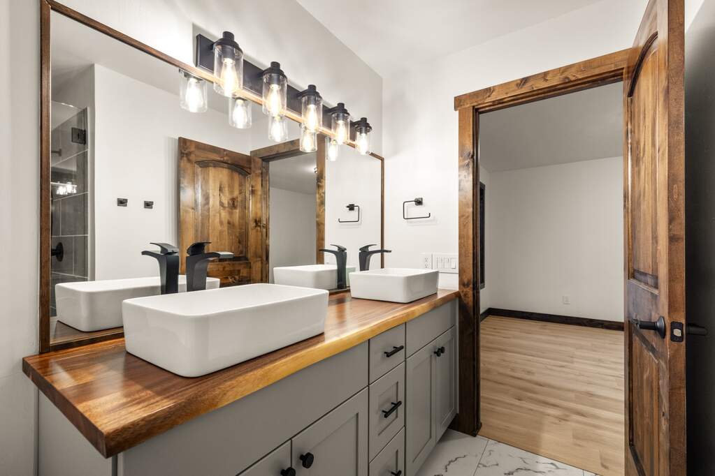 4 Bedroom Single Family Home/House's Image 43