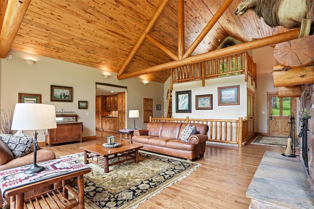 5 Bedroom Single Family Home/House's Image 11