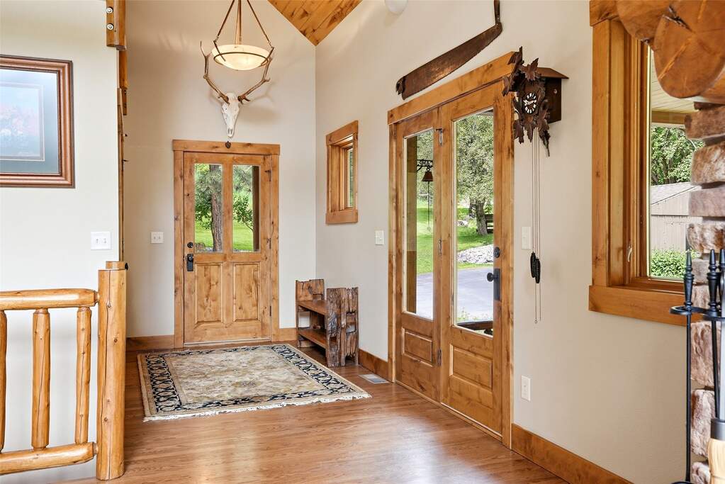 5 Bedroom Single Family Home/House's Image 12