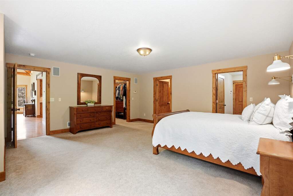 5 Bedroom Single Family Home/House's Image 25