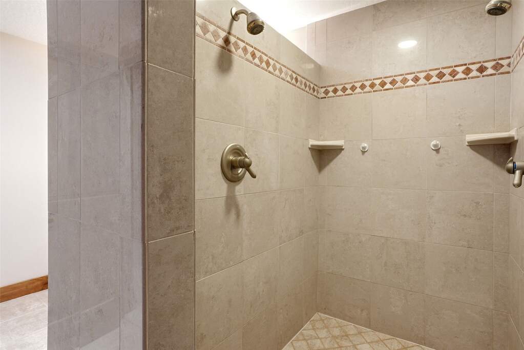 5 Bedroom Single Family Home/House's Image 30