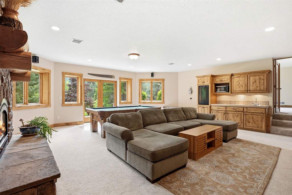 5 Bedroom Single Family Home/House's Image 35