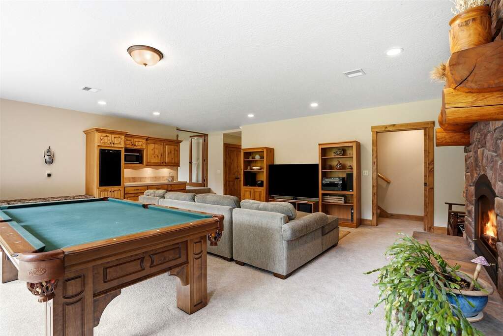5 Bedroom Single Family Home/House's Image 37