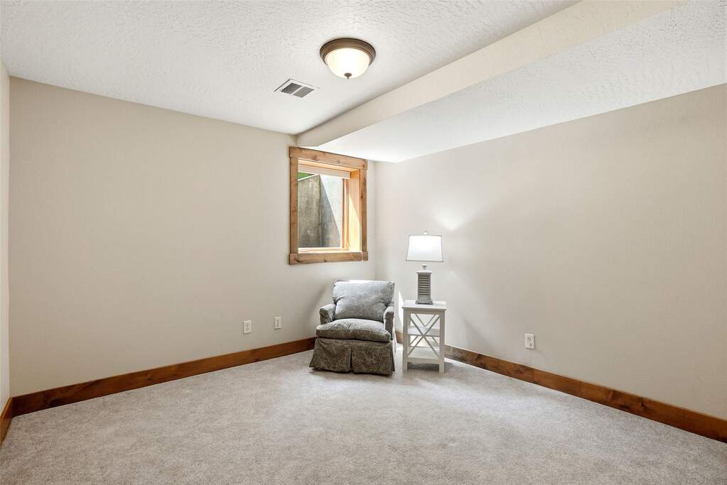 5 Bedroom Single Family Home/House's Image 49
