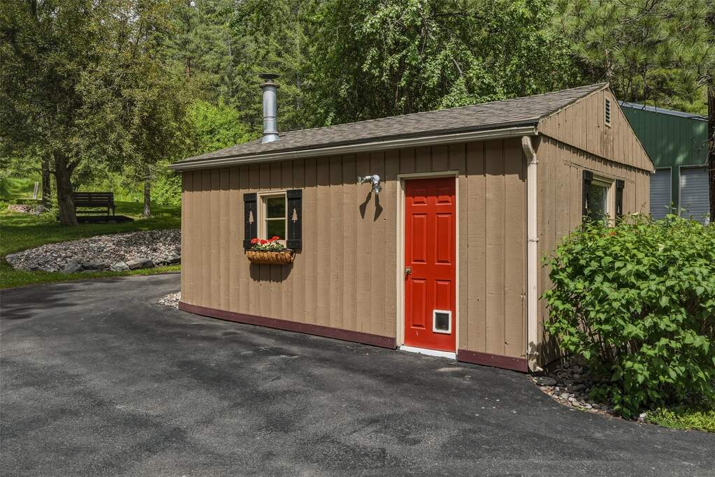 5 Bedroom Single Family Home/House's Image 59