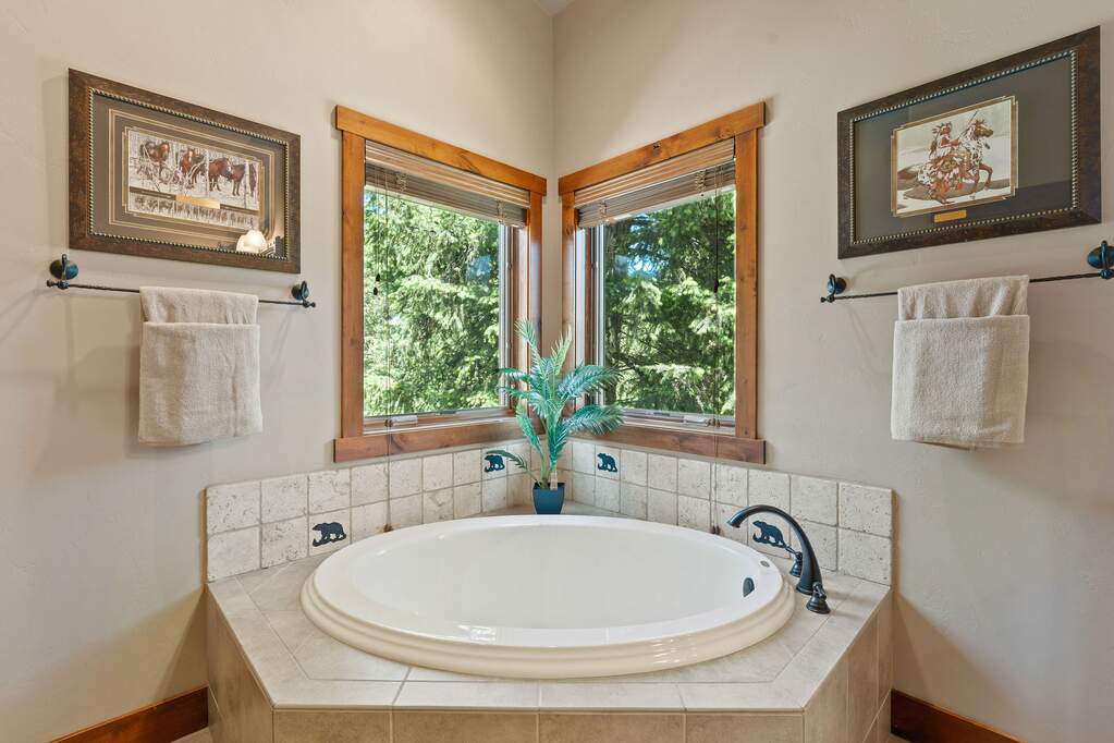 4 Bedroom Single Family Home/House's Image 25