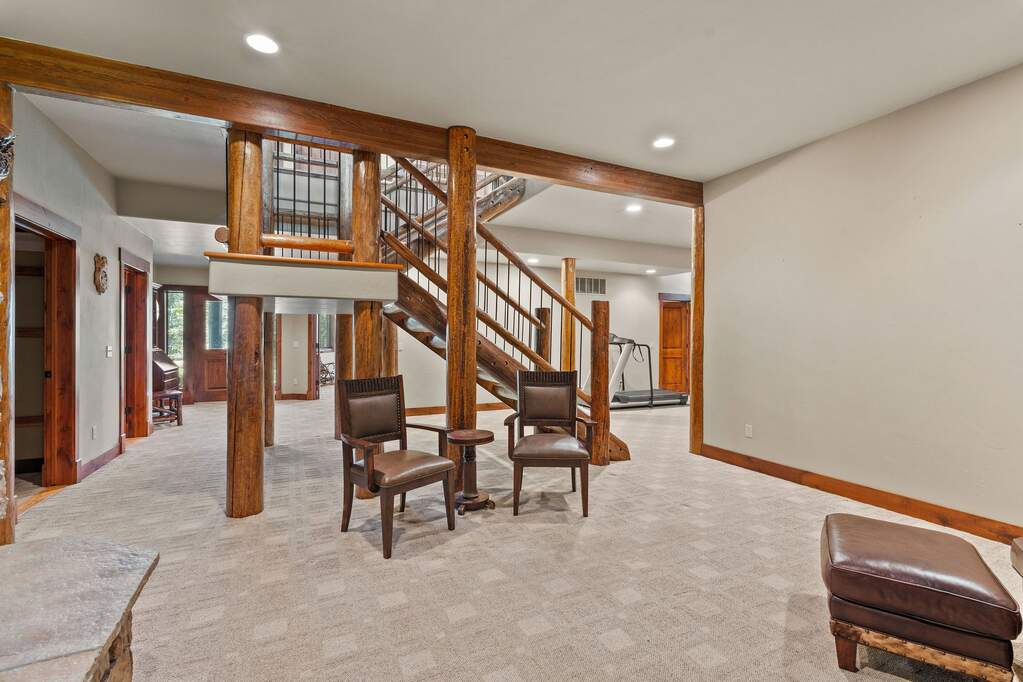 4 Bedroom Single Family Home/House's Image 38