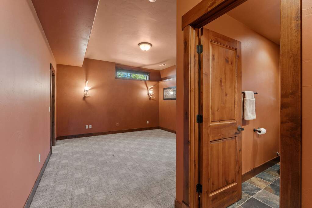 4 Bedroom Single Family Home/House's Image 40
