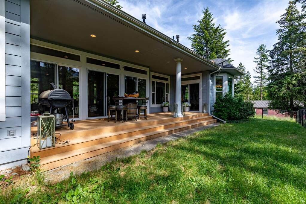 6 Bedroom Single Family Home/House's Image 4