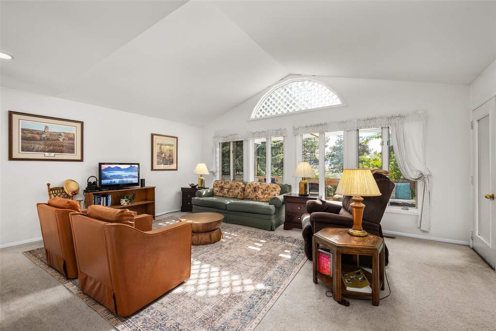 4 Bedroom Single Family Home/House's Image 11
