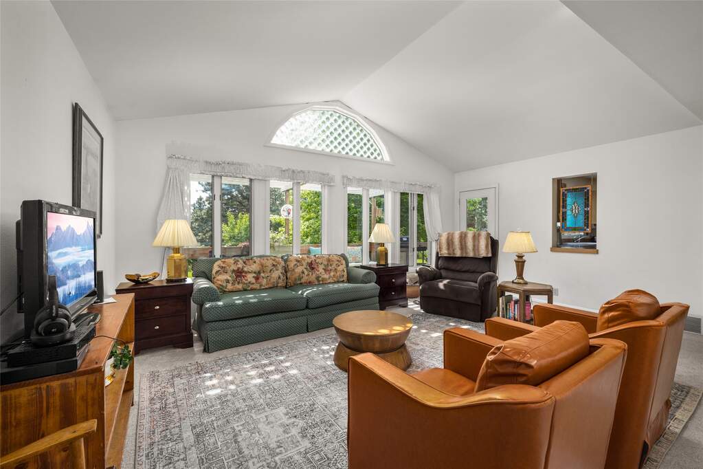 4 Bedroom Single Family Home/House's Image 12