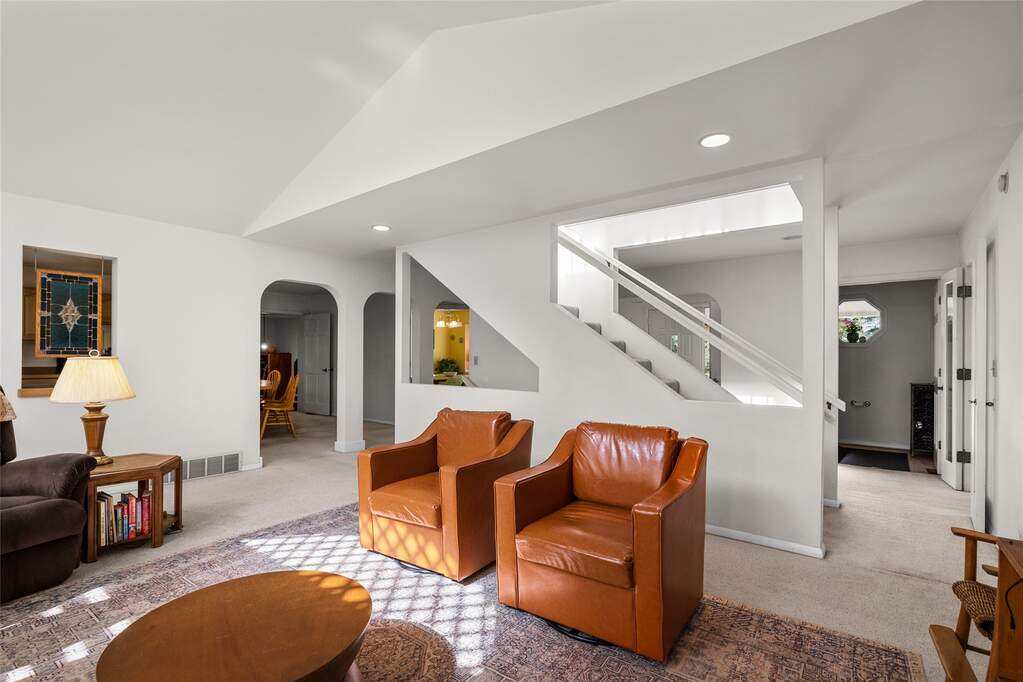4 Bedroom Single Family Home/House's Image 13