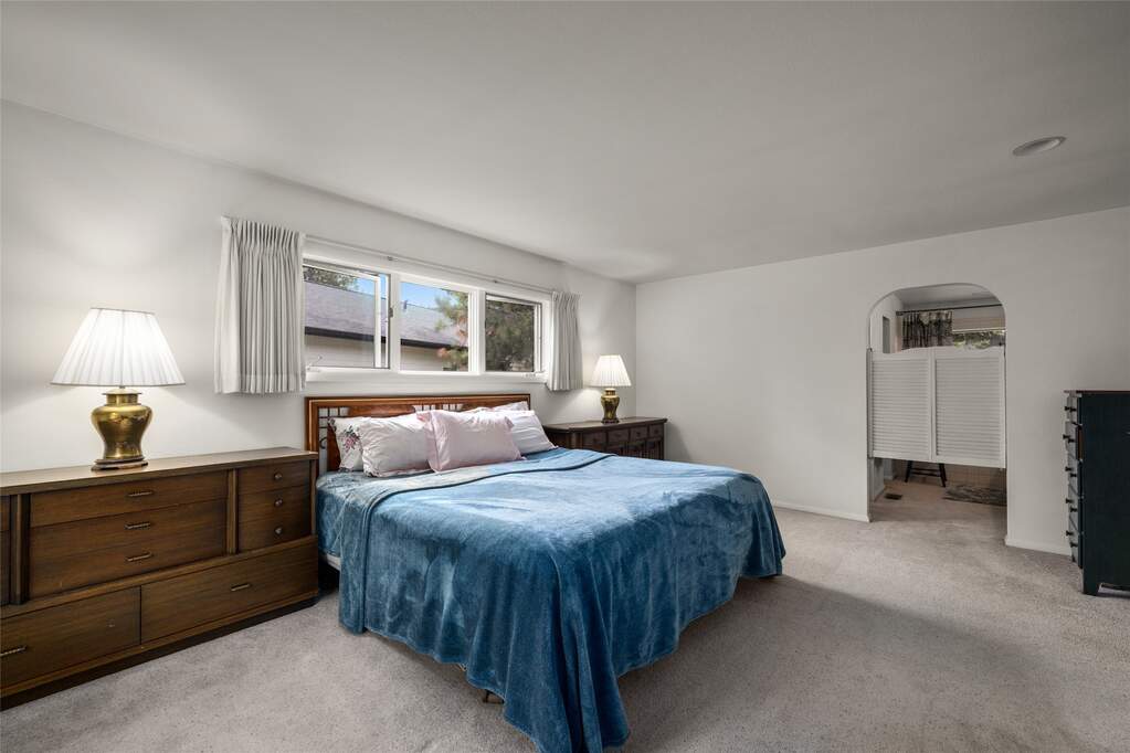 4 Bedroom Single Family Home/House's Image 16