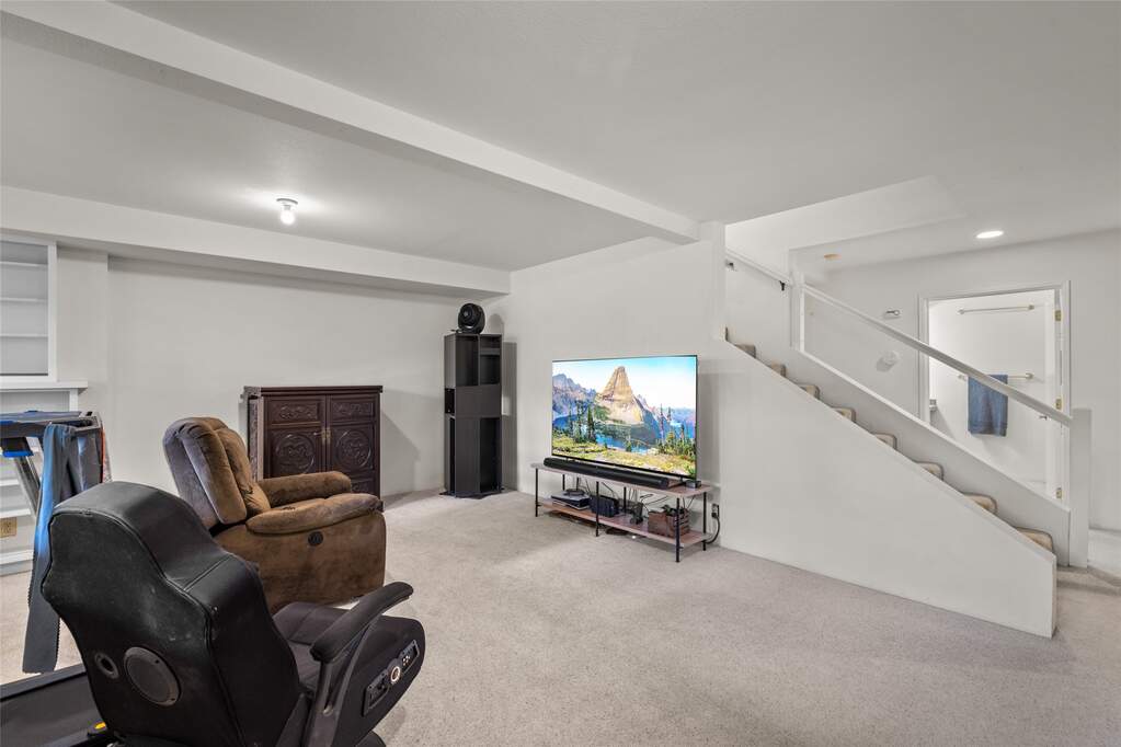 4 Bedroom Single Family Home/House's Image 23