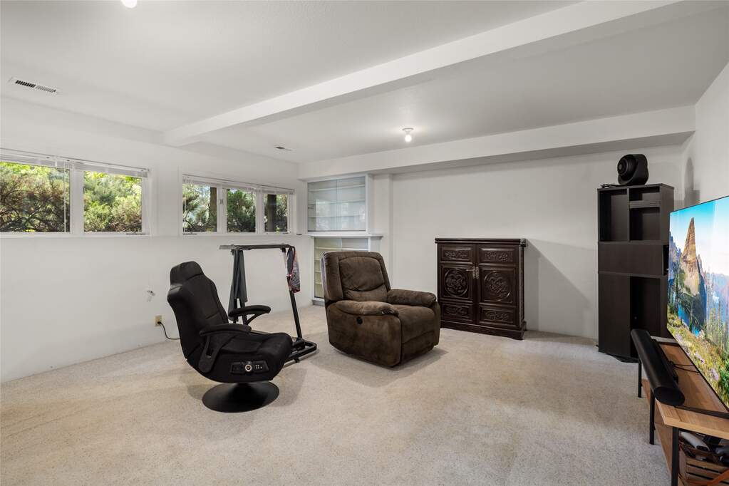 4 Bedroom Single Family Home/House's Image 24