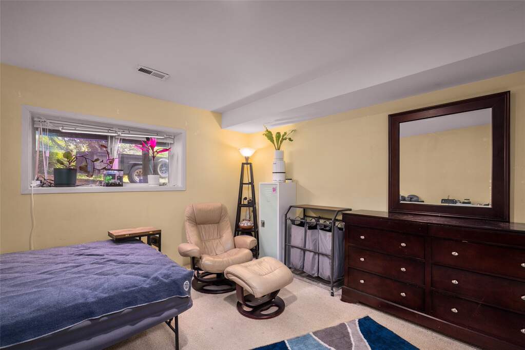 4 Bedroom Single Family Home/House's Image 25