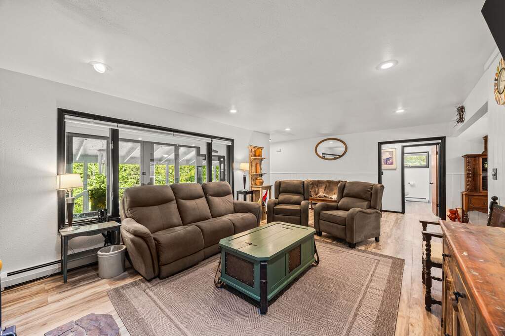 3 Bedroom Single Family Home/House's Image 8