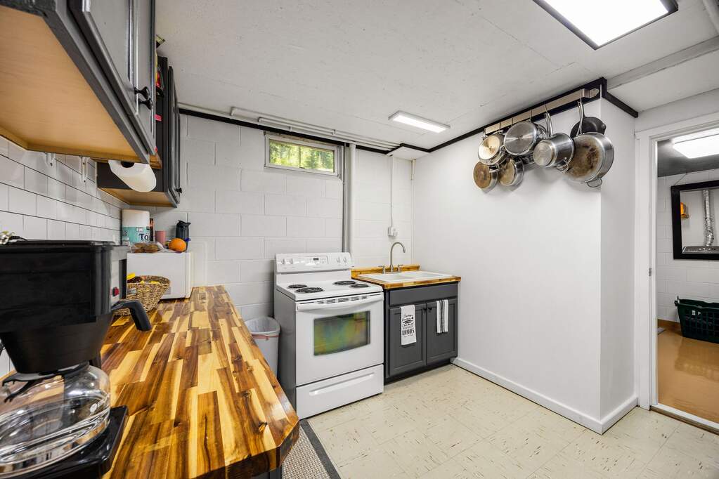 3 Bedroom Single Family Home/House's Image 28