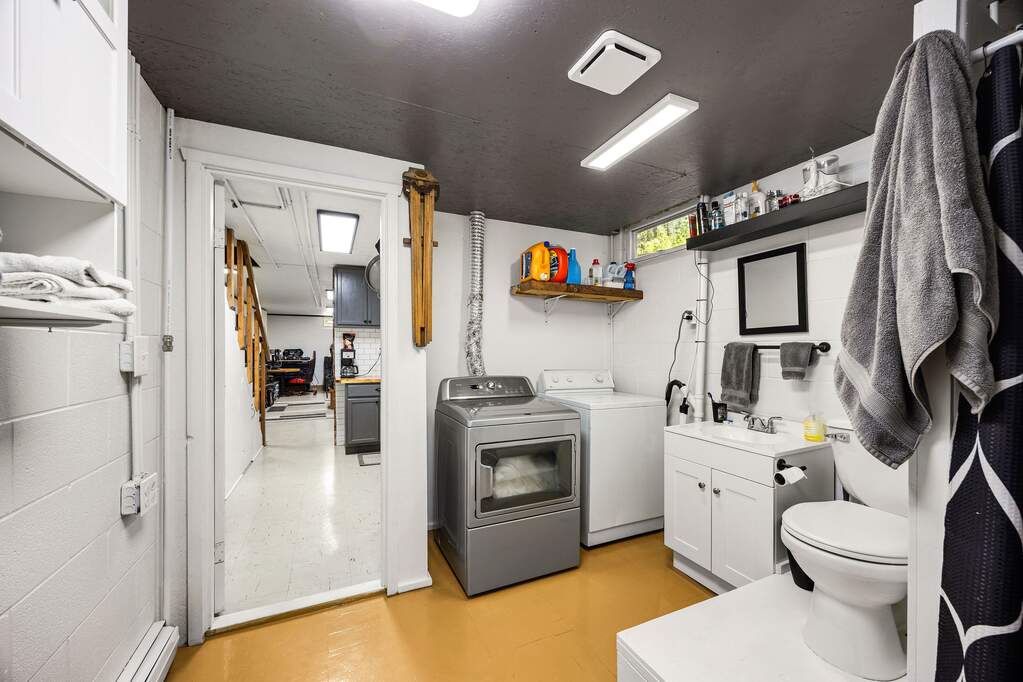 3 Bedroom Single Family Home/House's Image 31