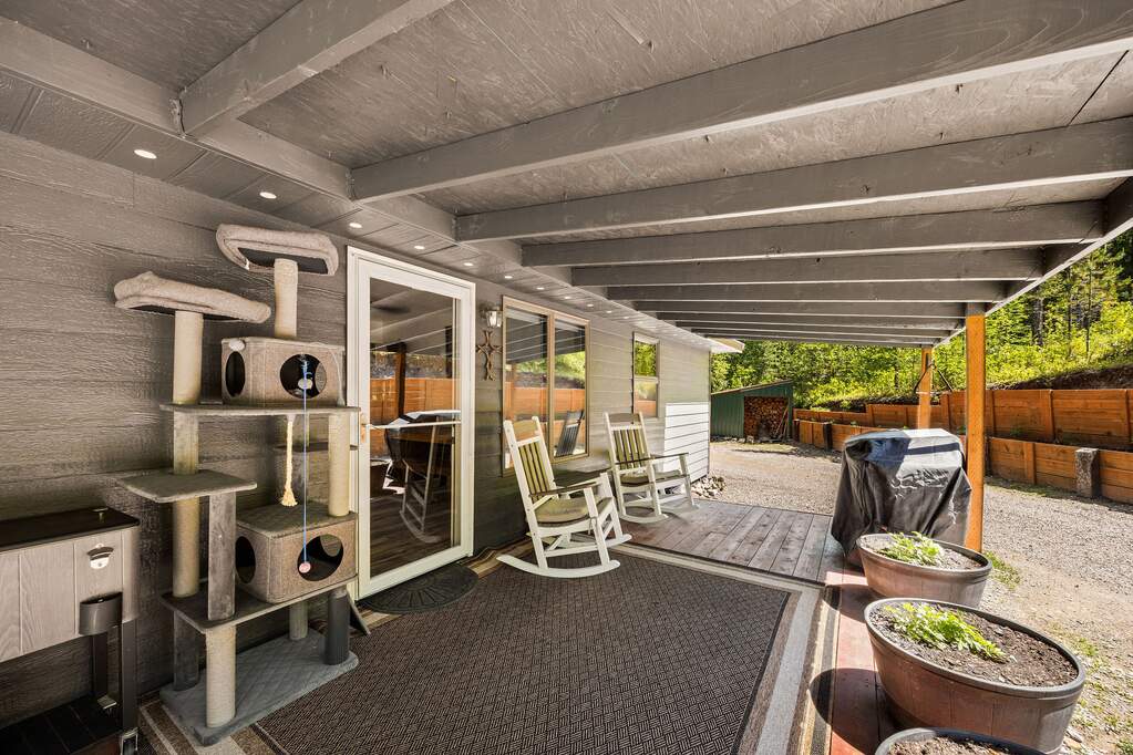 3 Bedroom Single Family Home/House's Image 44