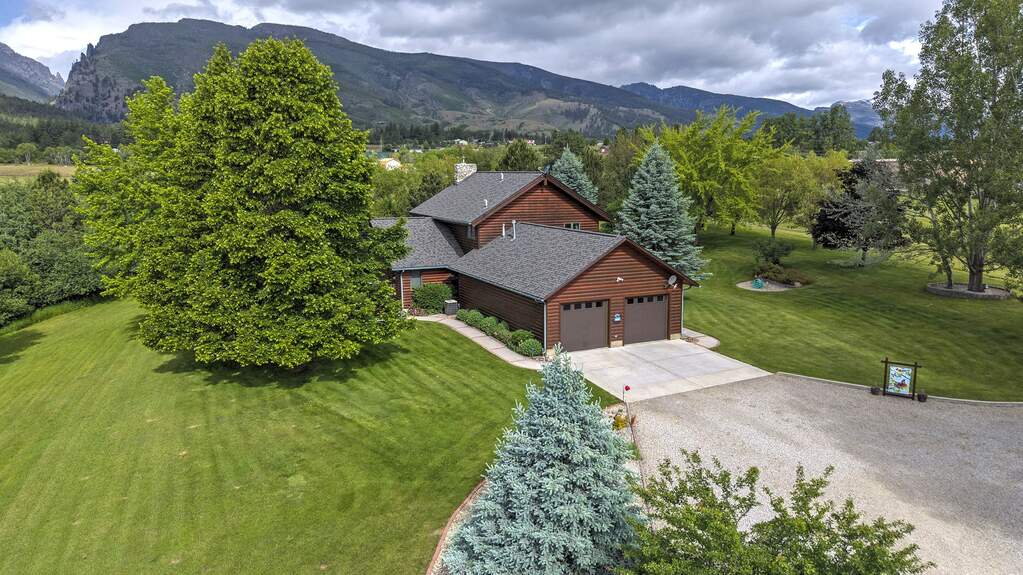 3 Bedroom Single Family Home/House's Image 8