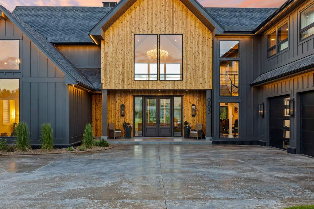 5 Bedroom Single Family Home/House's Image 7