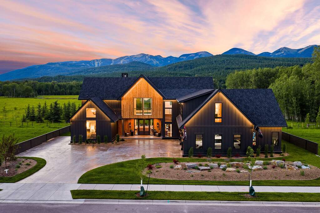 5 Bedroom Single Family Home/House's Image 100