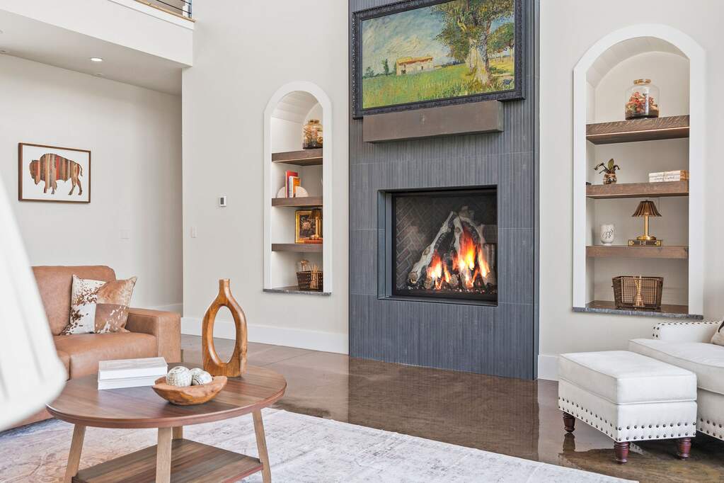 5 Bedroom Single Family Home/House's Image 14