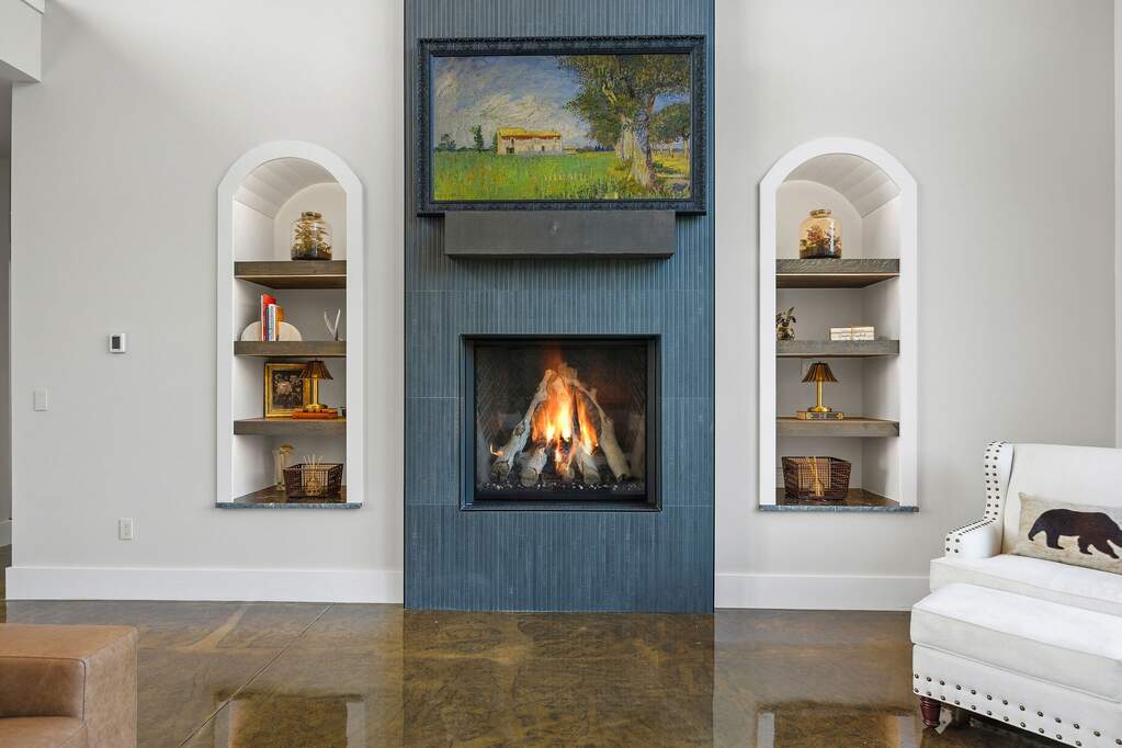 5 Bedroom Single Family Home/House's Image 15